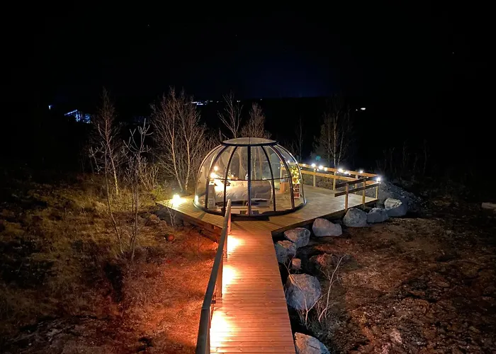 Cottage With Glass Bubble And Hot Tub