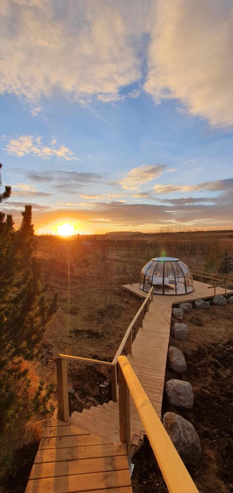 With Glass Bubble And Hot Tub Holiday home *